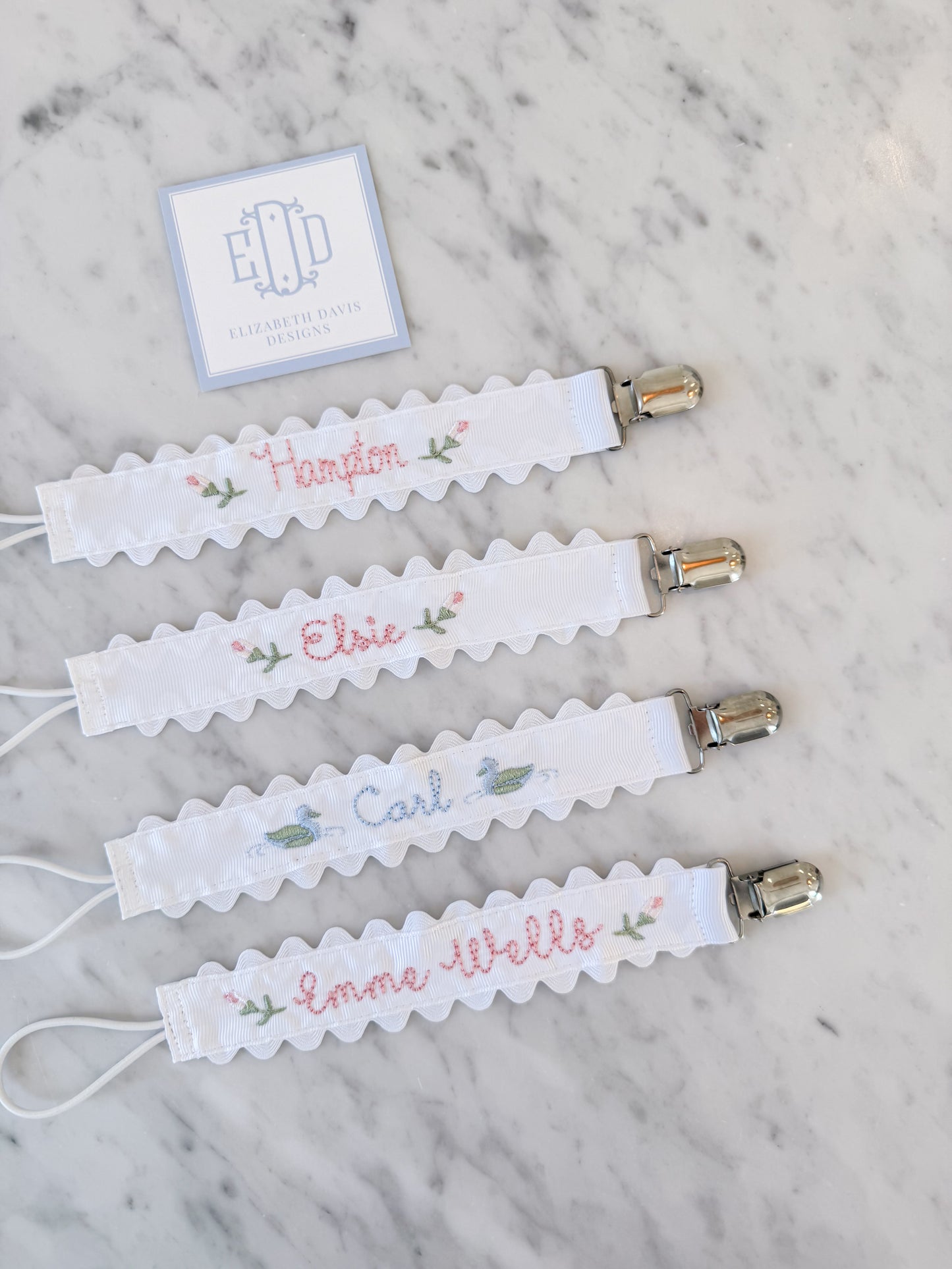 Scalloped Pacifier Clip - Winter