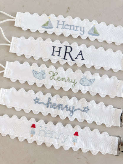 Scalloped Pacifier Clip