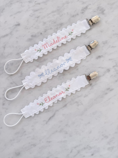 Scalloped Pacifier Clip