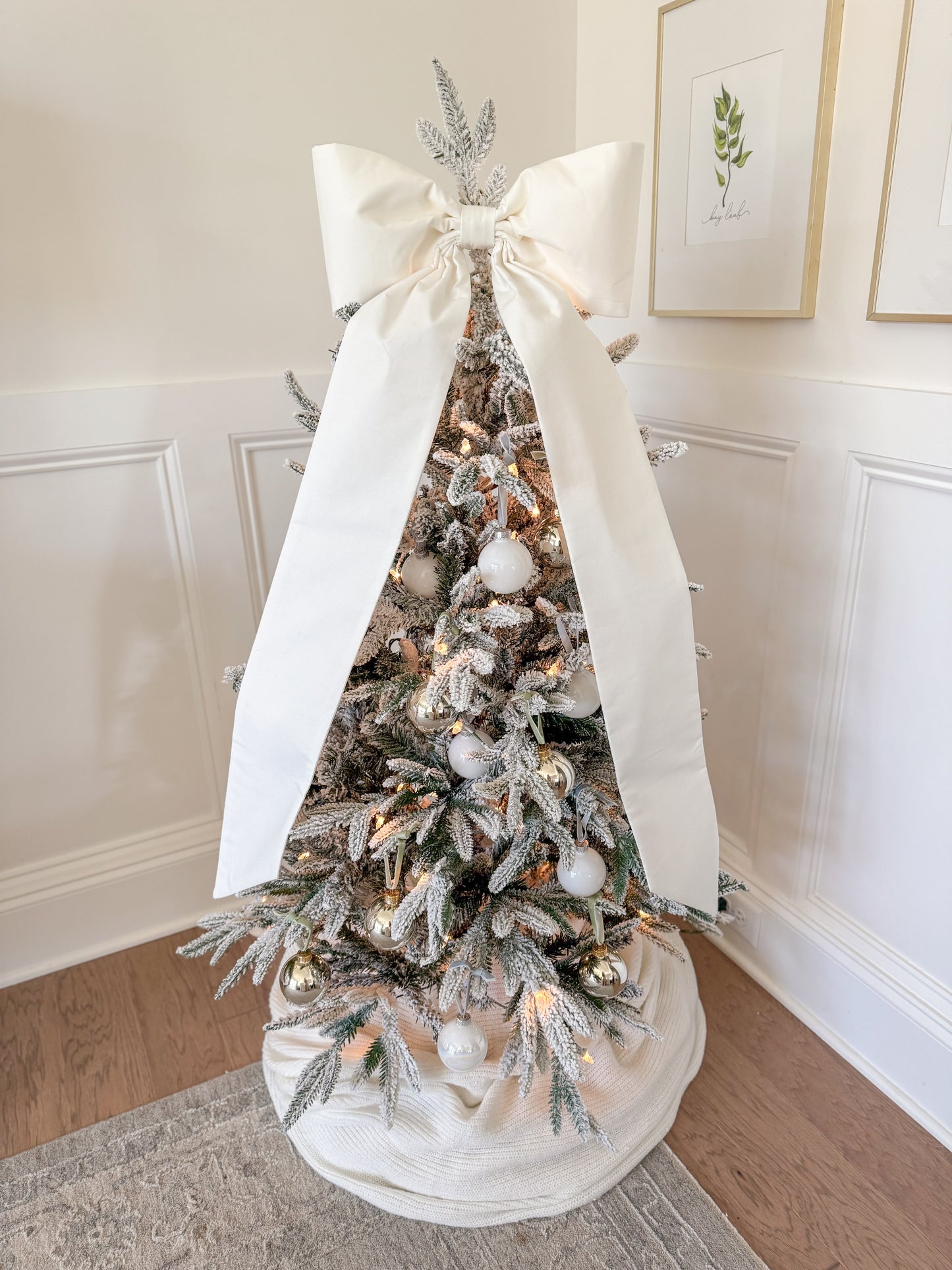 Tree Topper Bow- Petite Grande