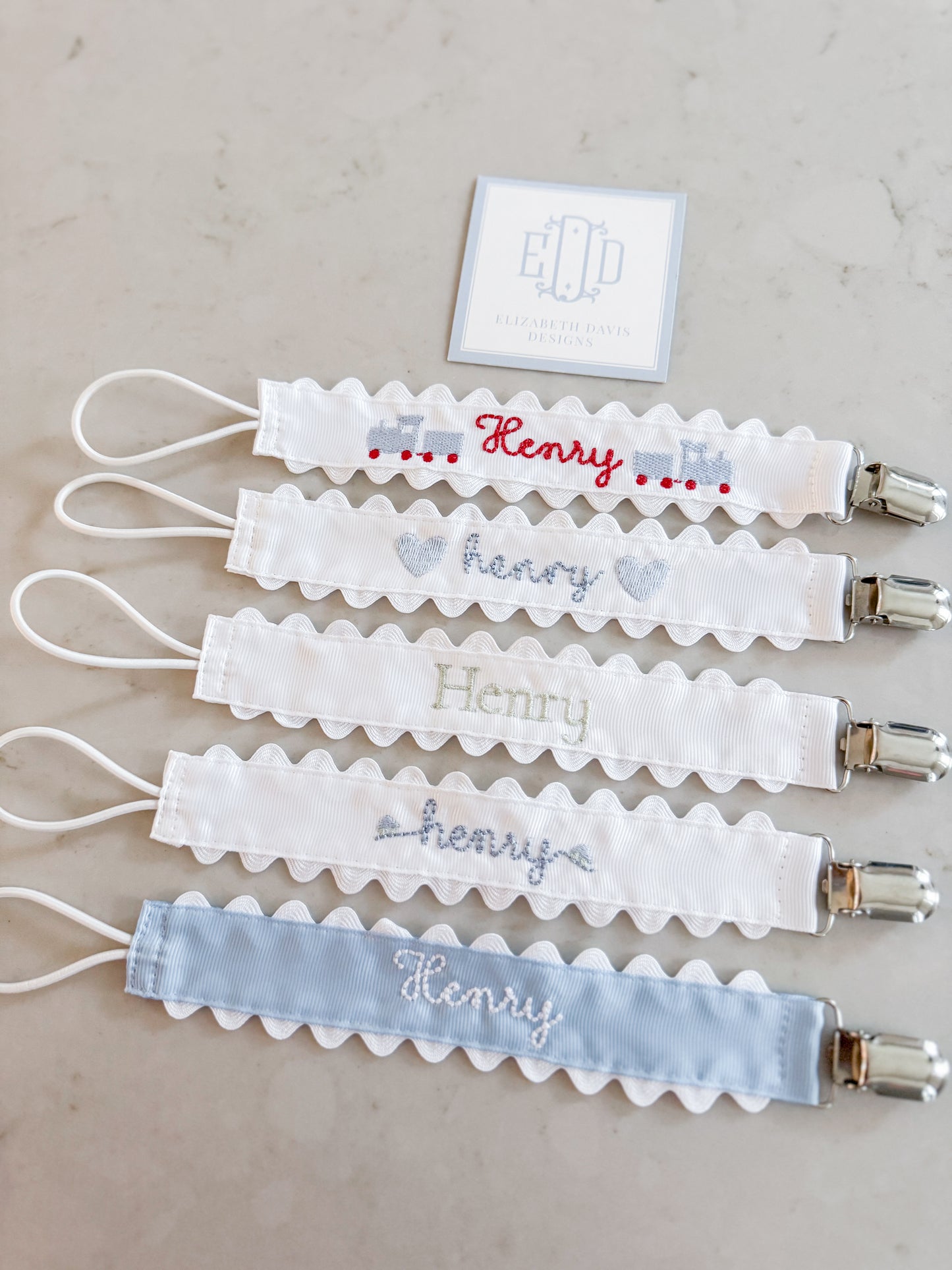 Scalloped Pacifier Clip