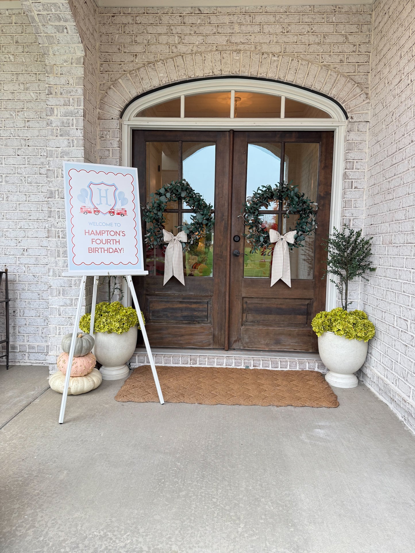 White Wooden Easel for Signs - RENTAL